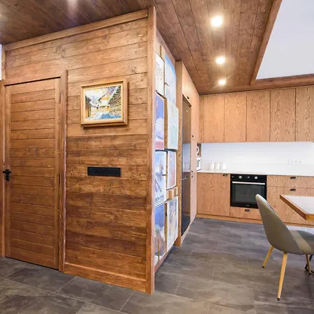 Finest Luxury Penthouse Royal Towers Lejlighed