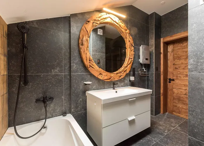 Finest Luxury Penthouse Royal Towers *